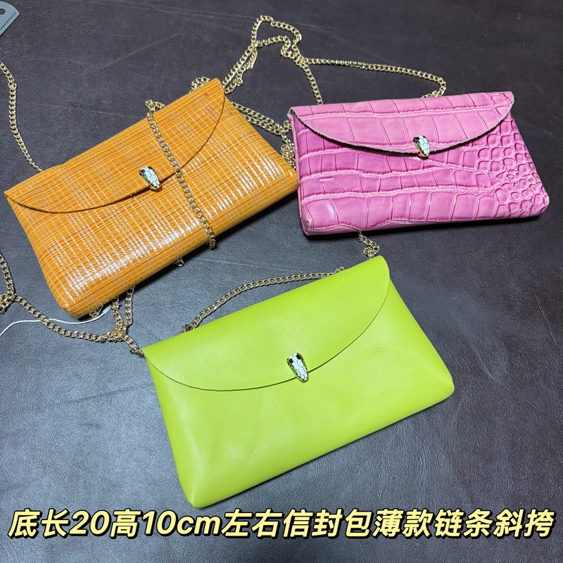 First-Layer Cowhide Genuine Leather Envelope Bag, Thin Chain Crossbody Bag, Mobile Phone Bag, Genuine Leather Women's Bag, Compact, Exquisite, and Convenient First-Layer Cowhide Genuine Leather Envelope Bag, Thin Chain Crossbody Bag, Mobile Phone Bag, Genuine Leather Women's Bag, Compact, Exquisite, and Convenient