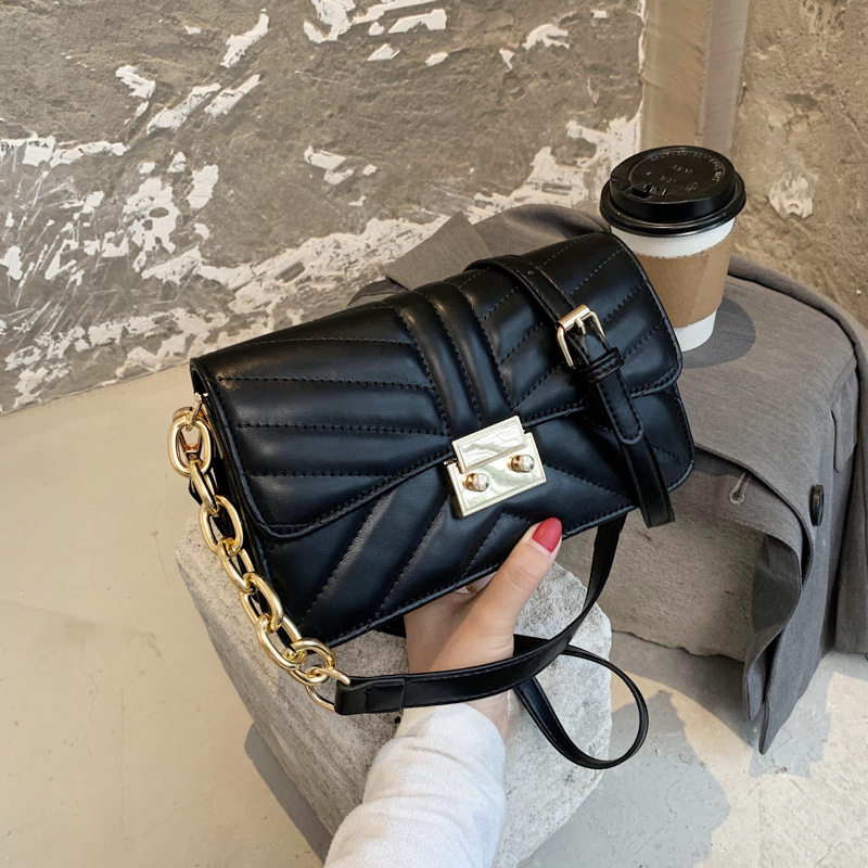 Small 2020 new tide Korean version of Joker messenger bag chain shoulder bag simple fashion small square bag