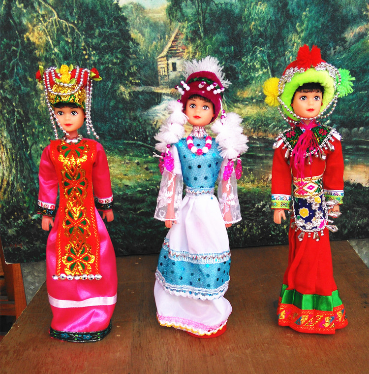 Minority people handmade cartoon ragdoll Children's toys Fabric dolls Tourist souvenirs Chinese style ethnic dolls