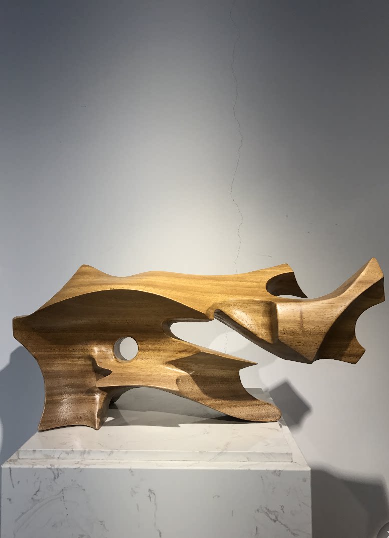 Entrance lobby aisle clubhouse modern Chinese style special-shaped log color twisted sculpture art decoration