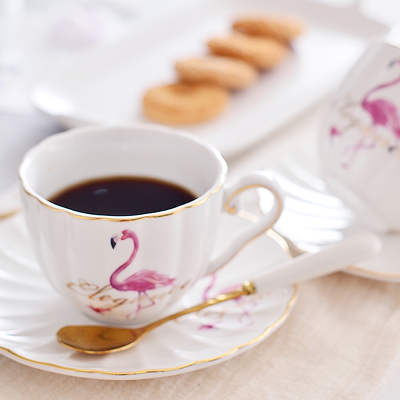 Qiao mu ins girl heart coffee cups and saucers suit ceramic coffee cup European - style key-2 luxury contracted household of small black tea