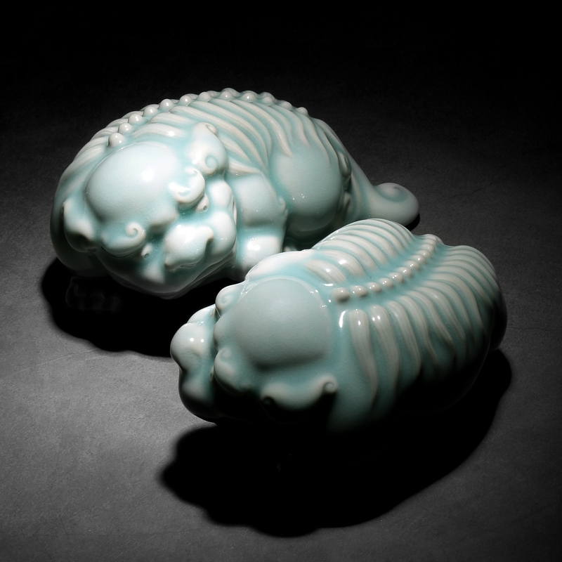 Qiao mu QYX ceramic celadon the mythical wild animal lion place a pair of large feng shui office desk home home decorations