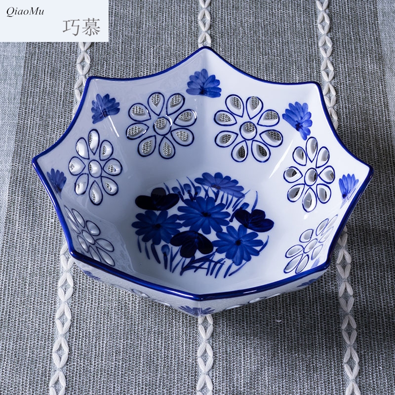 Qiao mu sitting room ceramic fruit bowl large fruit basin creative star hollow out of the blue and white porcelain snack plate of fruit