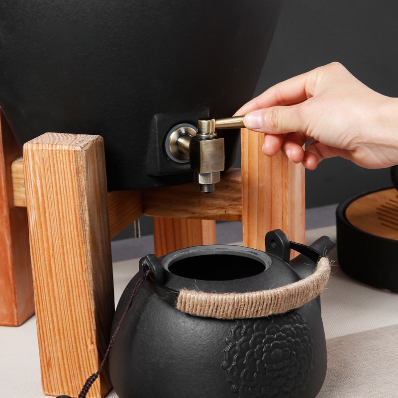 Qiao mu volcano belt leading coarse pottery store tank to purify the water container home tea filter ceramic water storage tank
