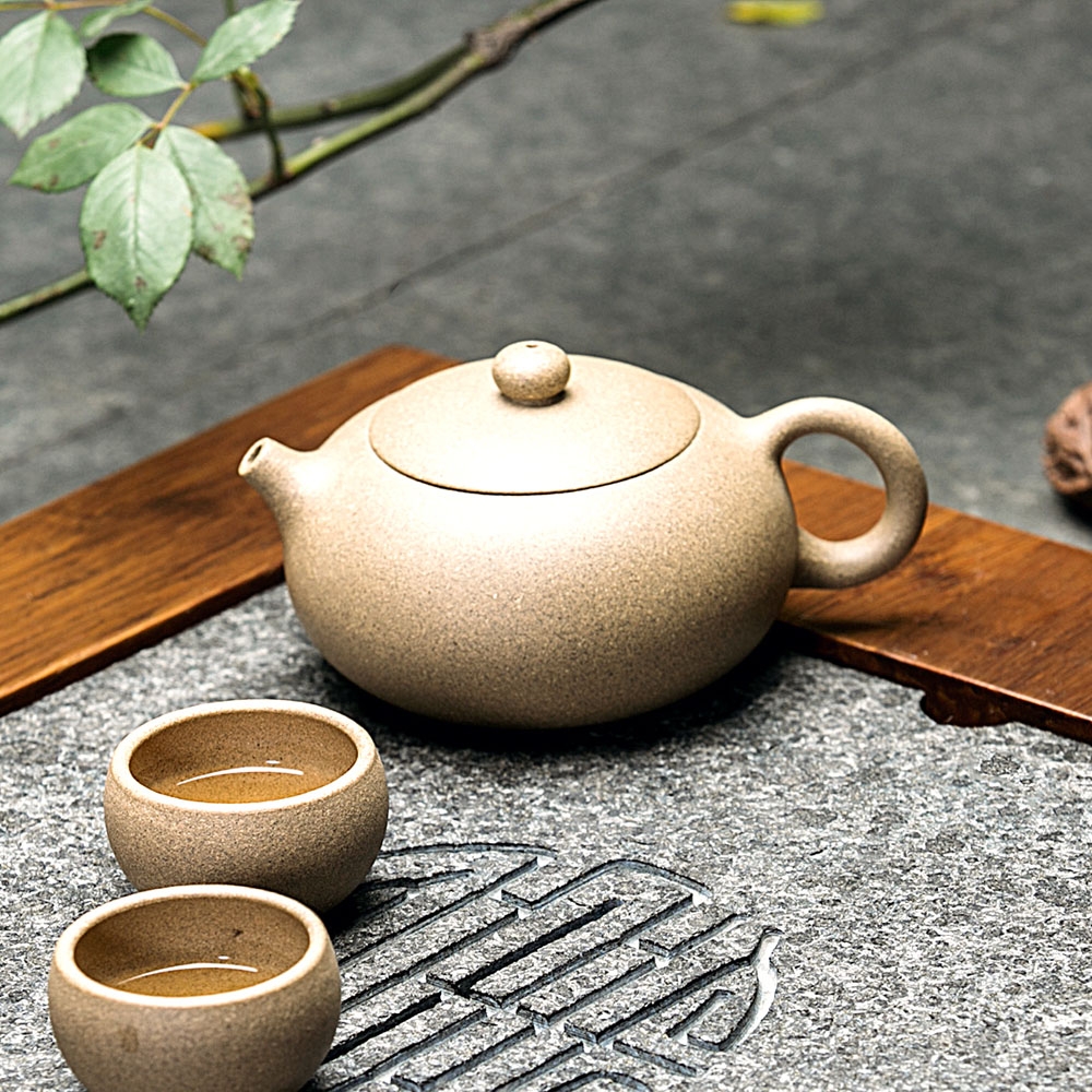 Qiao mu kung fu tea set are it pot of the calcined smelting yellow mud yixing teapot pure manual custom tea taking
