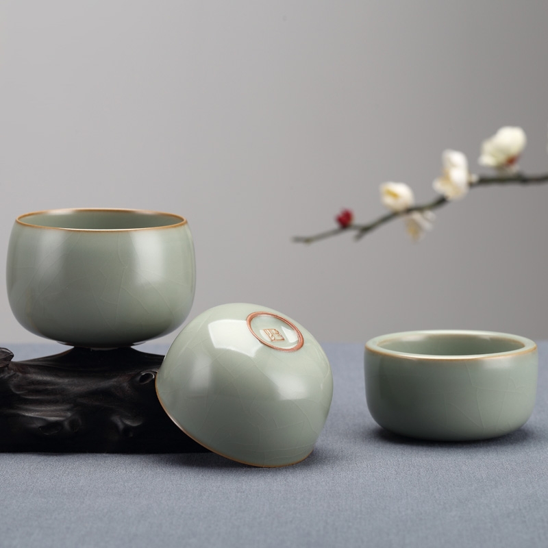 Longed for up with discretion Chinese style restoring ancient ways opportunely small household ceramic cups kung fu tea set sample tea cup personally by hand