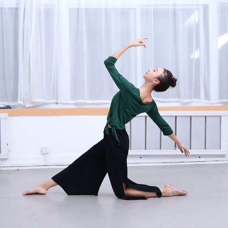 Quần áo tập múa màu đỏ nữ giáo viên múa mỏng Slim body mỏng bảy điểm quần chân rộng phù hợp với nữ sinh mùa hè - Khiêu vũ / Thể dục nhịp điệu / Thể dục dụng cụ váy dancesport