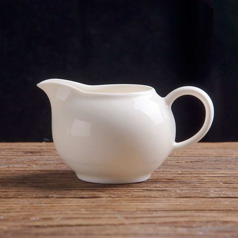 Tea Rice Workshop Tooth White Jade Porcelain with handlebar white porcelain fair cup tea Heidefied ceramic even cup Gongfu tea with tea sub-tea