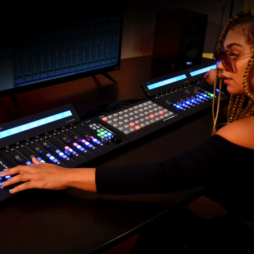 Icon/Aiken P1-M x Electric Push USB Midi Midi Controller Controller Digital Misting Designs