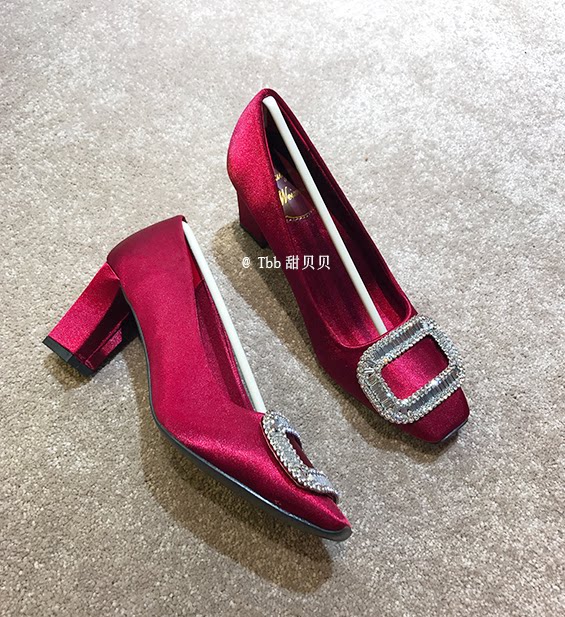 Hong Kong Spring New Water Drill Square Button High Heel Heels Thick Heel Woman Single Shoe Silk Satin Light Red Wedding Shoes