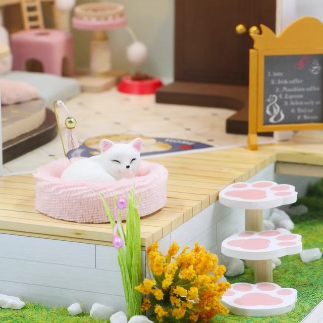 DIY Wooden Assembly Toy Miniature House Model for the Backyard of a Cat Cafe, a Birthday Gift for Girls