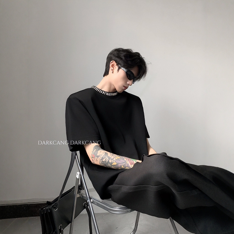 Heican Society/Niche Design with Rhinestone Embellishments on the Collar, Heavy Shoulder Pads, Short-Sleeved Men's Summer High-End Stylish and Cool Oversized T-Shirt
