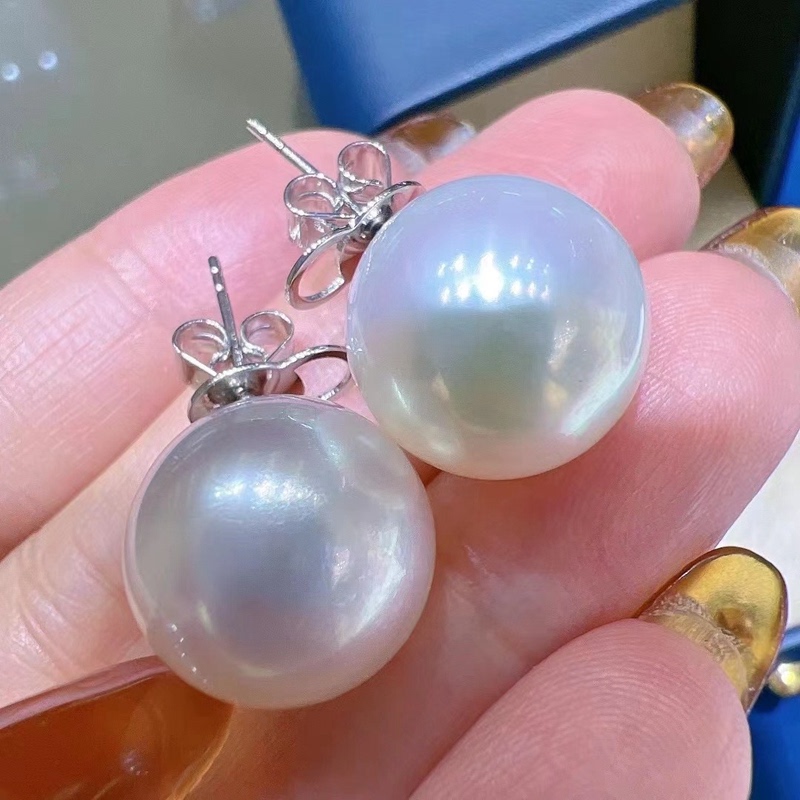 Cold Light Australian White Pearl Earrings, South Sea White Pearl Venus Seawater Pearl Earrings, Simple Round Strong Luster Genuine Research-Grade Cold Light Australian White Pearl Earrings, South Sea White Pearl Venus Seawater Pearl Earrings, Simple Round Strong Luster Genuine Research-Grade
