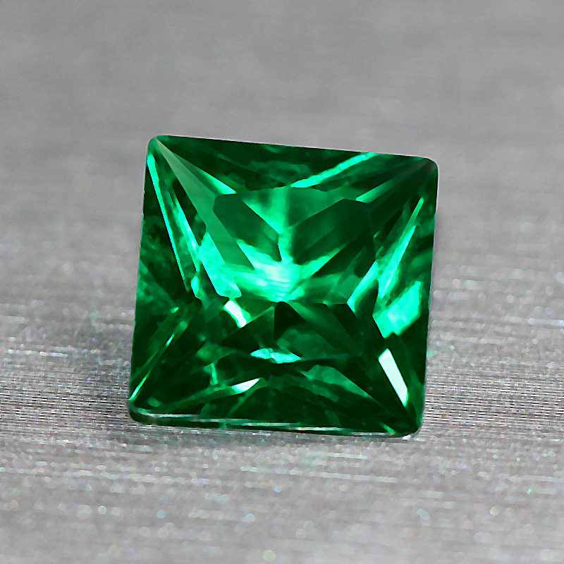 Square loose emerald stone unmounted