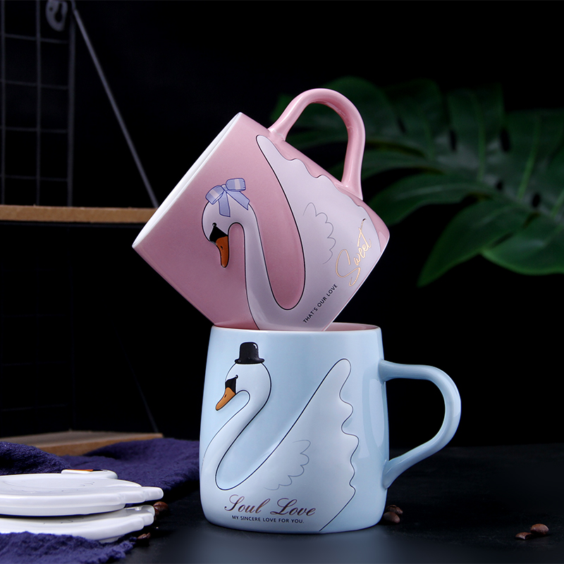 Creative lovely relief mugs with cover spoon girl heart move household drinking water ceramic cup of office coffee cup