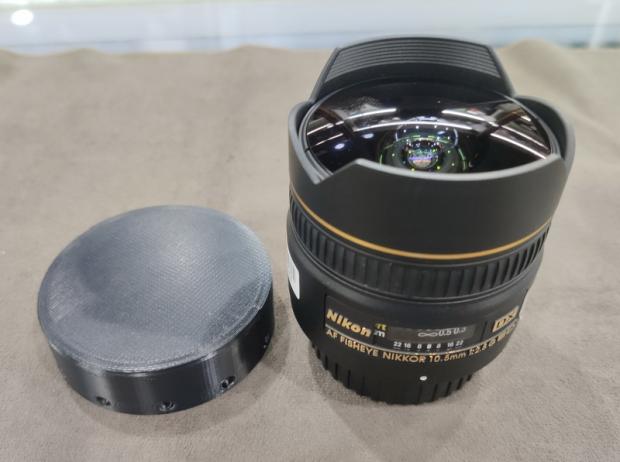 保护尼康小巧相机📷️的关键部件:镜头盖的作用与选购