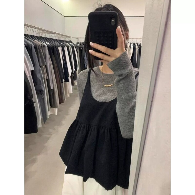 Korean Style, Lazy and Elegant, Very Beautiful Black Camisole Layered with a Knitted Sweater Two-Piece Set for Spring and Autumn
