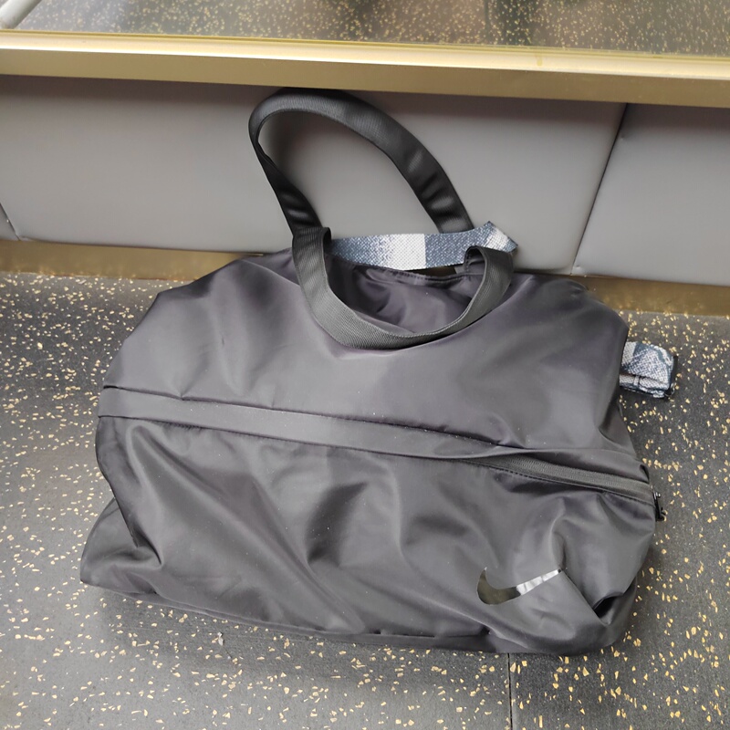 Nike Nike China Member-Only Dry and Wet Separation Free Fitness Single Shoulder Crossbody Bag Bg033-010A Nike Nike China Member-Only Dry and Wet Separation Free Fitness Single Shoulder Crossbody Bag Bg033-010A