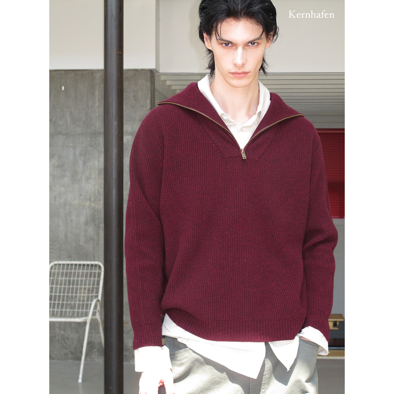 Casual and Stylish Everyday Commuting Outfit: Fine Wool Turtleneck Sweater Kernhafen Casual and Stylish Everyday Commuting Outfit: Fine Wool Turtleneck Sweater Kernhafen