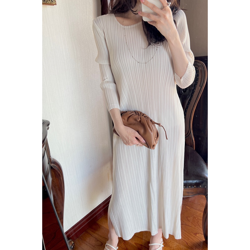 Limited Edition Three-Color/Issey Miyake Pleated Slim-Fit Three-Quarter Sleeve Slit Accordion A-Line Casual Slimming Elegant Dress for Women Limited Edition Three-Color/Issey Miyake Pleated Slim-Fit Three-Quarter Sleeve Slit Accordion A-Line Casual Slimming Elegant Dress for Women