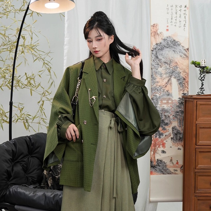 【Lantai Zhoubu】Fenghua Guoguo Li (Return to Country Order) New Chinese-Style Double-Breasted Suit, Versatile for Commuting and Everyday Wear, National Style Jacket 【Lantai Zhoubu】Fenghua Guoguo Li (Return to Country Order) New Chinese-Style Double-Breasted Suit, Versatile for Commuting and Everyday Wear, National Style Jacket