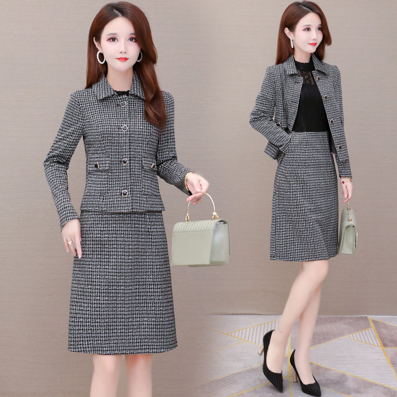 High-end Thousand Bird Gems Two-style women's spring and autumn 2022 new spring temperament Mom Conspicuge Suit Skirt