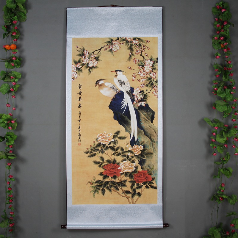 New products Chinese framed calligraphy and painting Celebrity Hung Painting National Painting Hall Decoration Painting Yellow bottom Fugui Two birds a long tail