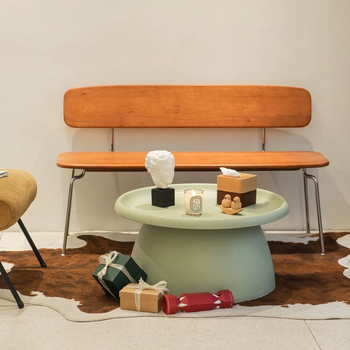 Nordic Creative INS Coffee Lake Late Маленькая квартира Современный минималистский круглый диван рядом с несколькими пластиковыми короткометражными кровати