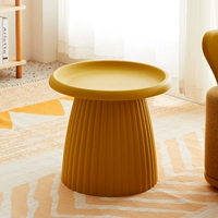 Рыжий, маленький