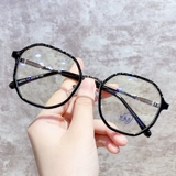 Очки миопии женщины могут быть оснащены большими круглыми гранями, тонкими винтивыми артефактами осциллографа, корейской версией корейского прилива мужчины