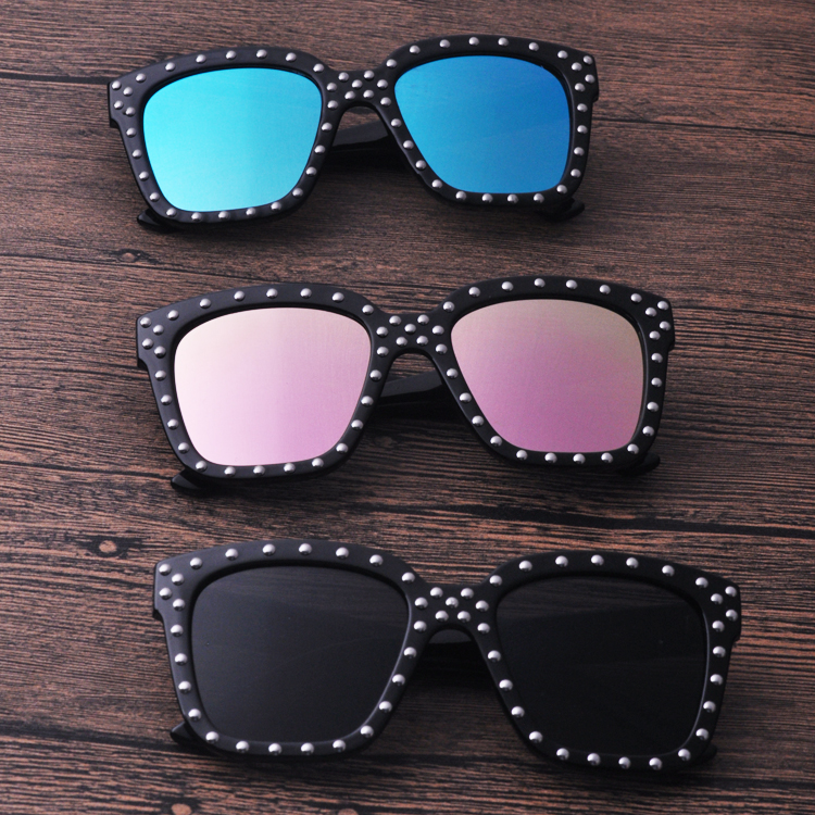 2018 New Fashion Box Rivets Sunglasses Children Sunglasses Baby Anti UV spectacle Clams Mirror