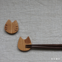 Liangyuan still product Japanese Beech kitten chopsticks holder Solid wood chopsticks holder Chopsticks holder