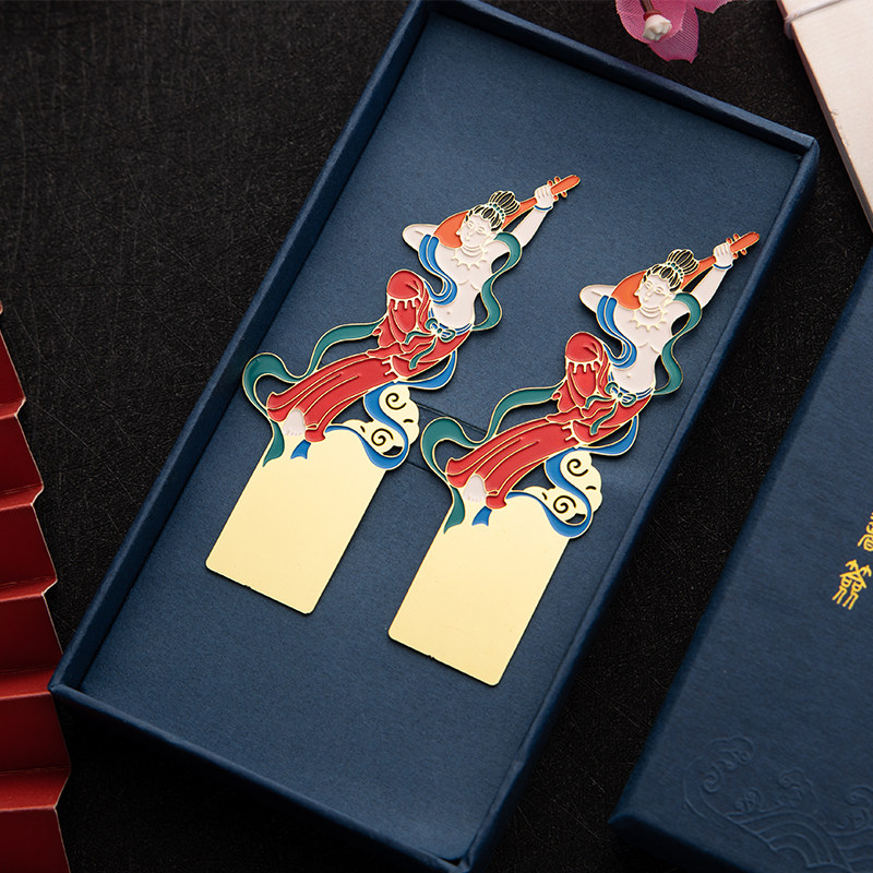 Engraved custom classical Chinese style metal book basket creative small fresh students with ancient style gifts exquisite literature and art