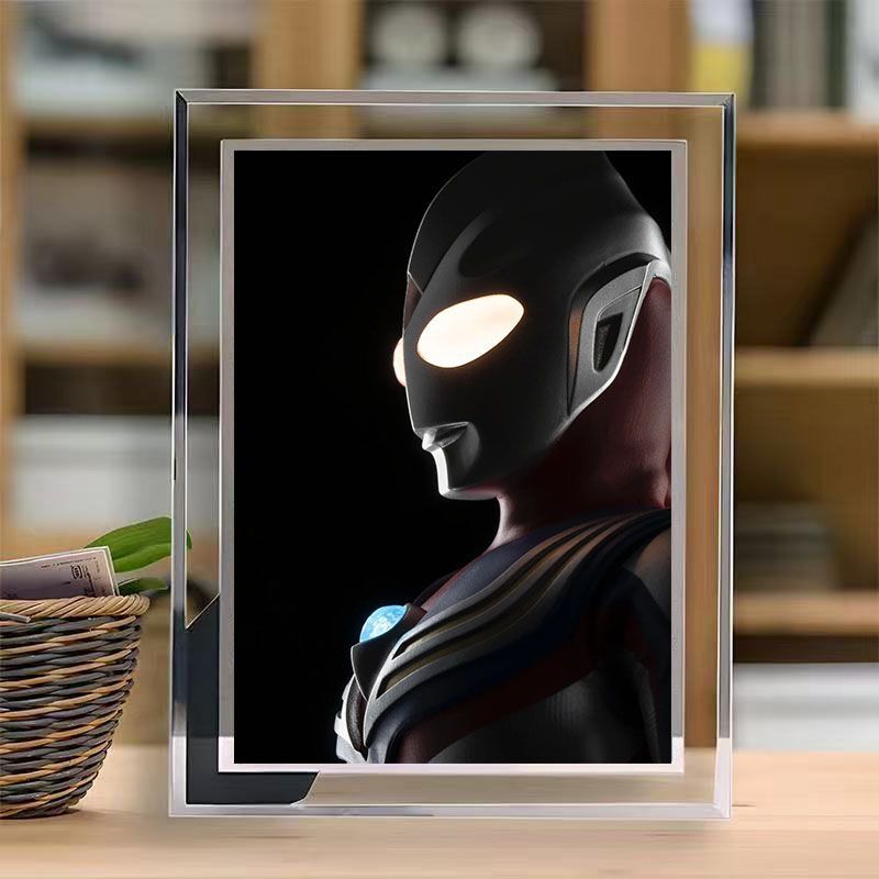 Anime Ultraman Tiga Crystal Photo Frame Decoration Small Ornament for Bedroom and Living Room, Gift for Friends, Desktop Display