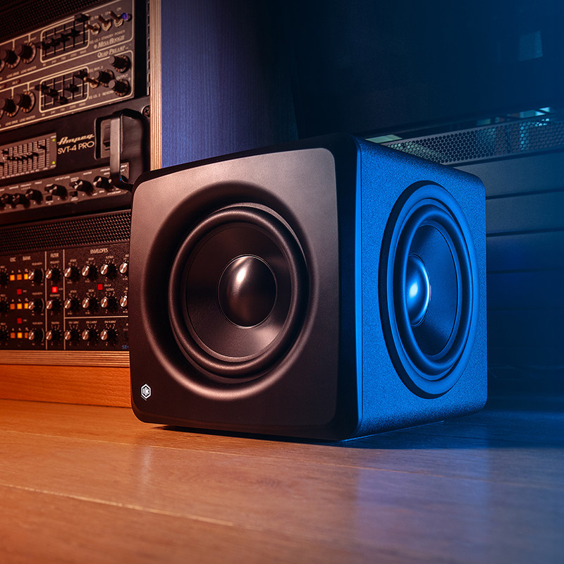 IK iLoud Sub低音炮音箱：如何选择适合自己的监听音箱以应对2026年新消费升级？