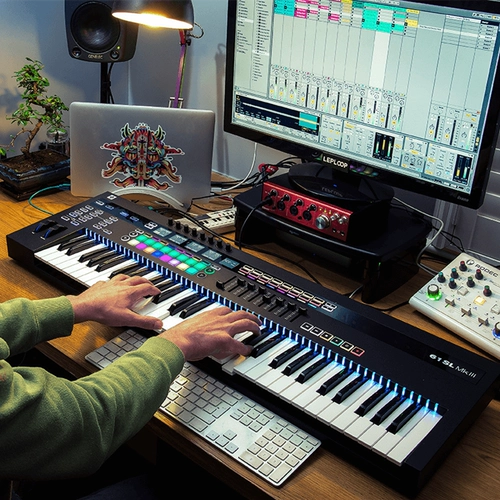 Novison/Novation SL MK3 49/61 Аранжированный контроллер последовательности последовательности клавишных клавиш для удара по подушке