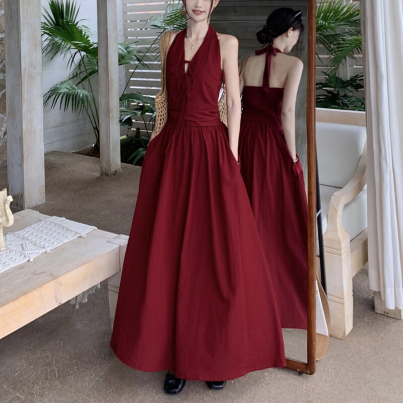 Plus Size Women's Hong Kong Style Red Tie Halter Vacation Dress 2026 Summer New Waist-Cinching Long Skirt with a Large Hem