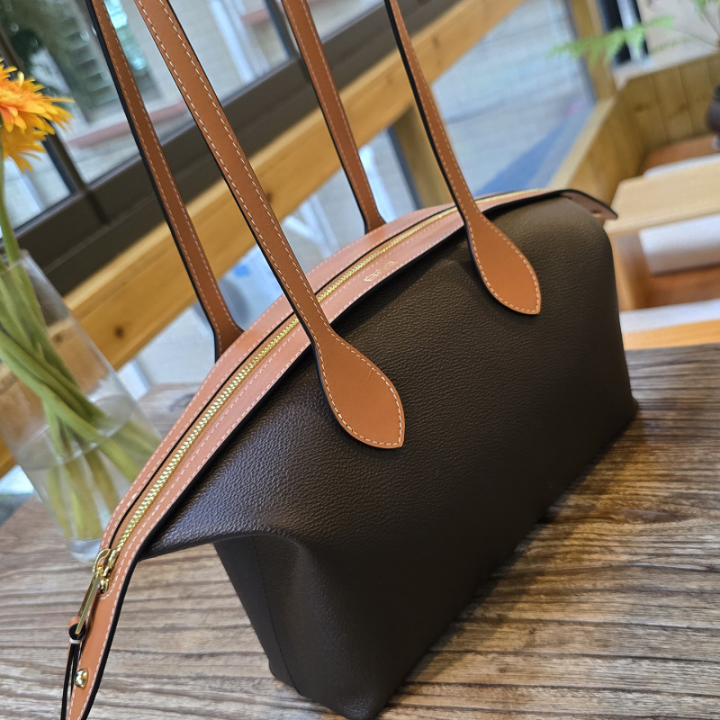 Gold Medal Seller Lightweight Large-Capacity Long Shoulder Strap Underarm Bag Presbyopic Tofu Shoulder Bag 26 New Duf White Gujing