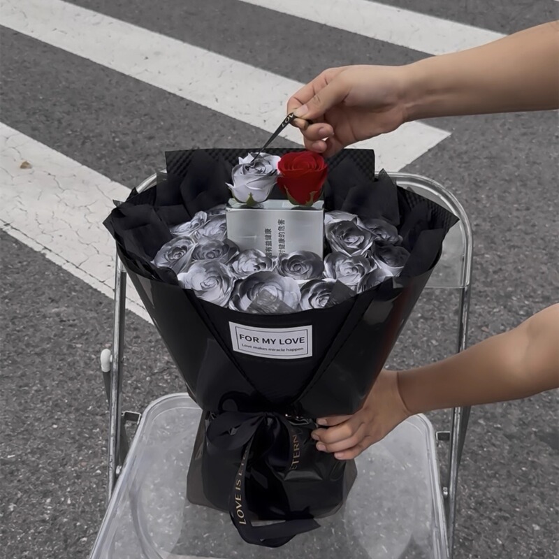 Preserved Flower Creative Gift Cigarette Box Bouquet with Hole for Delivery, Suitable for Male Friends, Birthday, Dad, Husband, High-End Surprise Preserved Flower Creative Gift Cigarette Box Bouquet with Hole for Delivery, Suitable for Male Friends, Birthday, Dad, Husband, High-End Surprise