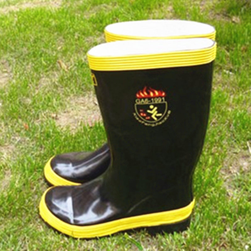 97 new combat boots protective boots acid and alkali resistant rubber boots sole with steel plate insurance express fire post