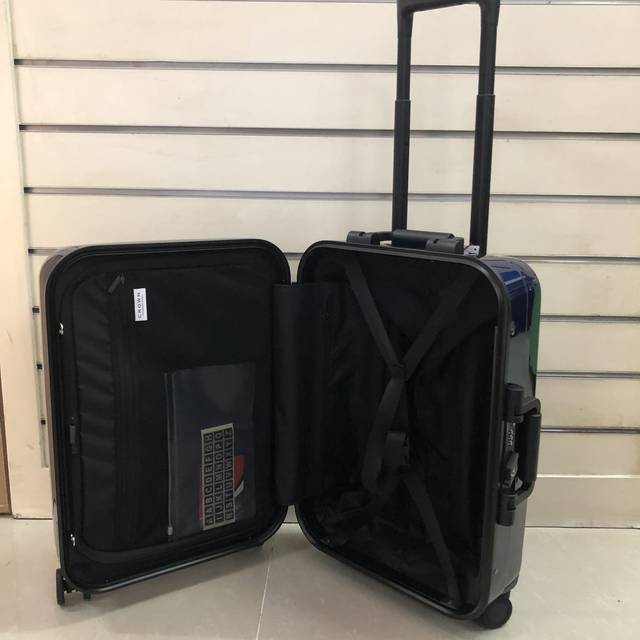 ຂອງແທ້ ແລະ ຄຸ້ມຄ່າກັບການຊື້ຂອງ Crown International version PC trolley travel 20-inch boarding case 25-inch checked suitcase with free shipping