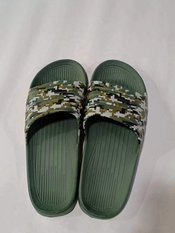 Camouflage Slippers in Army Green, Durable and Sturdy, Suitable for Dormitory Use, Showering, and Bathing, Single Student Slippers, Thickened and Non-Slip
