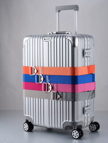 Чемодан, пакет, резинка для крепления багажа