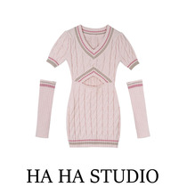 1W pink sweater dress female 2022 early autumn pure desire hot girl style V-neck hollow knitted sleeve skirt BLACK