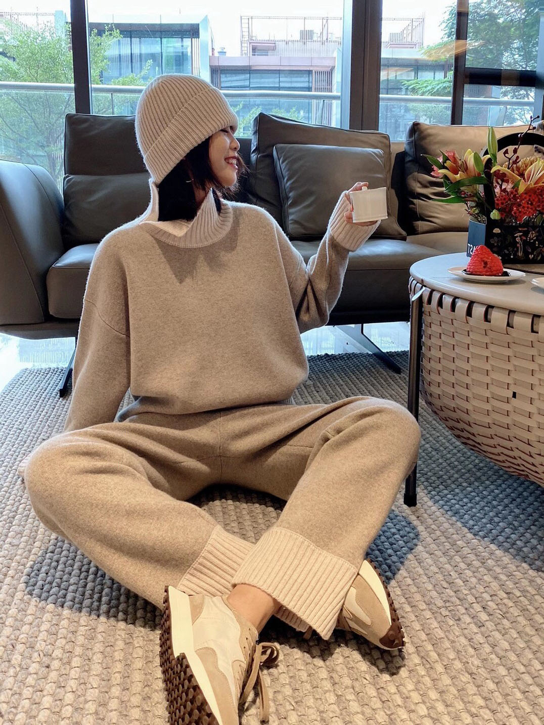 Fan-style light-cooked wind port Wind retro chic small balsamic wind gentle department wearing a hitchhiking fur coat two-piece suit female autumn and winter