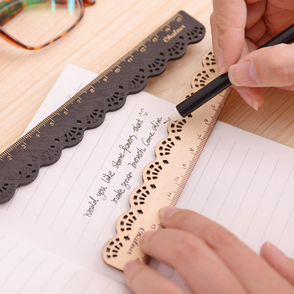Hot-selling Japanese-style hollow lace wooden ruler retro Mori measurement 15 cm straight ruler student lace exam ruler