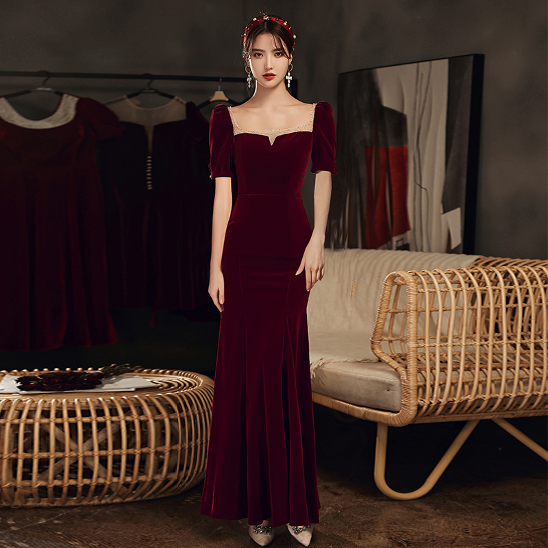  Burgundy long mini-skirt, with short sleeve, 