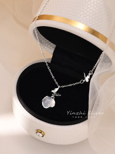 S925 silver butterfly necklace for girls 2025 new light luxury niche exquisite accessories gift high-end clavicle chain