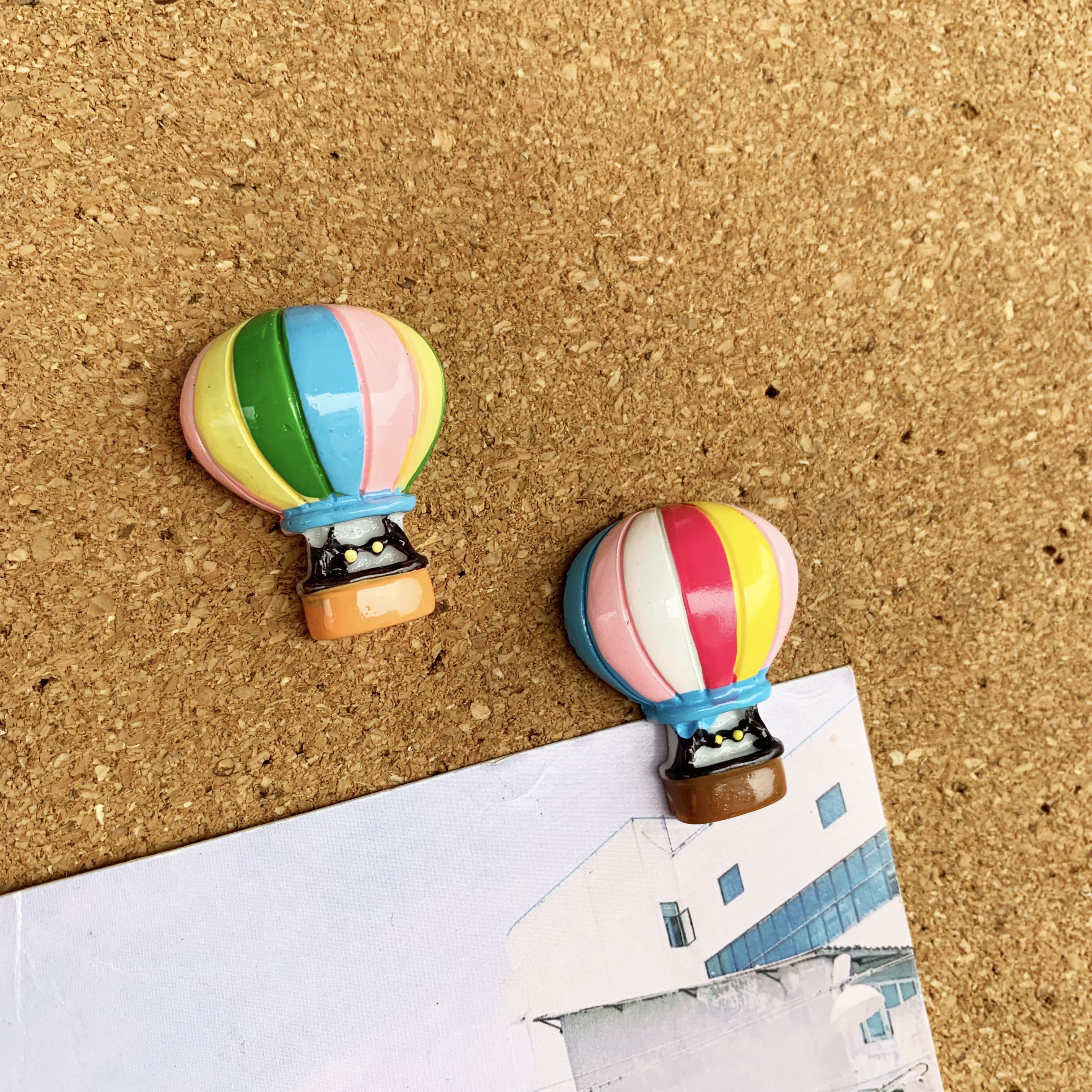 2 Hot Air Balloon Colored Parachute Cork Message Photo Wall Drawing to Nail Classroom Newsplate Arrangement Decoration