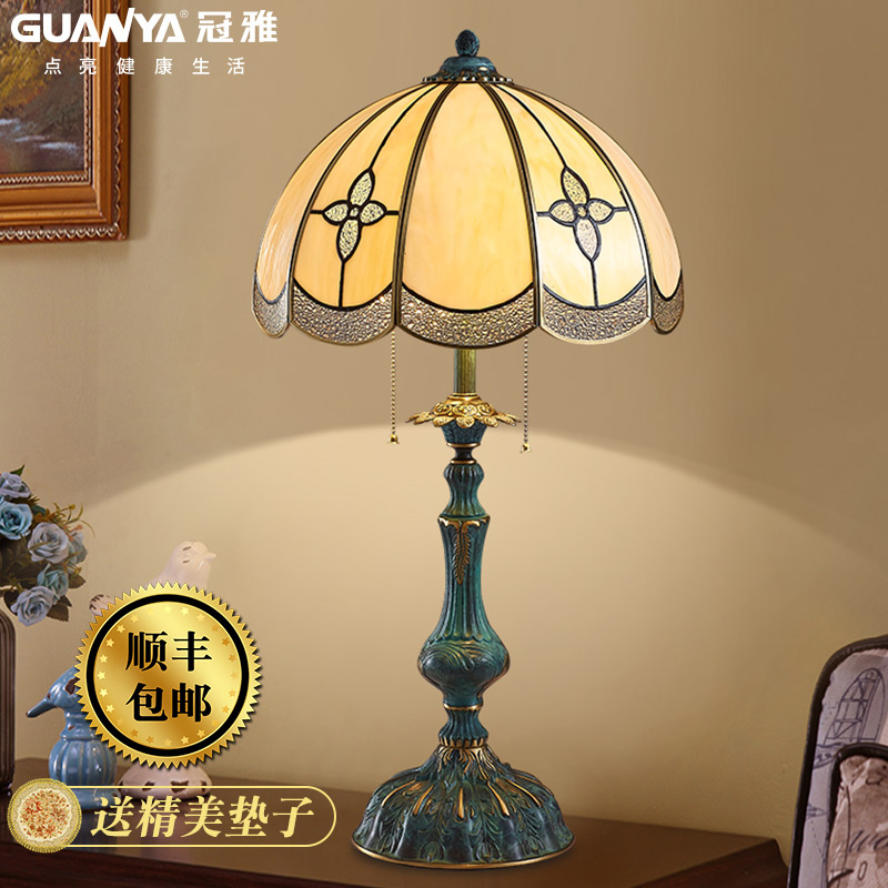 High-end atmospheric American all-copper vintage bedroom cabinet luxury decoration villa living room pure copper study desk lamp